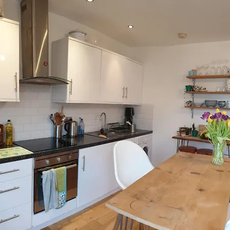 Quaint & Cosy 1bd Flat - Stoke's Croft Bristol! *
